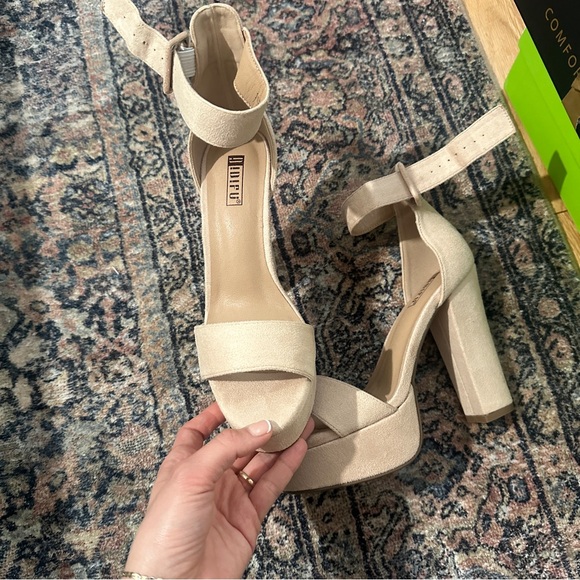 Nude block heels - Picture 4 of 4